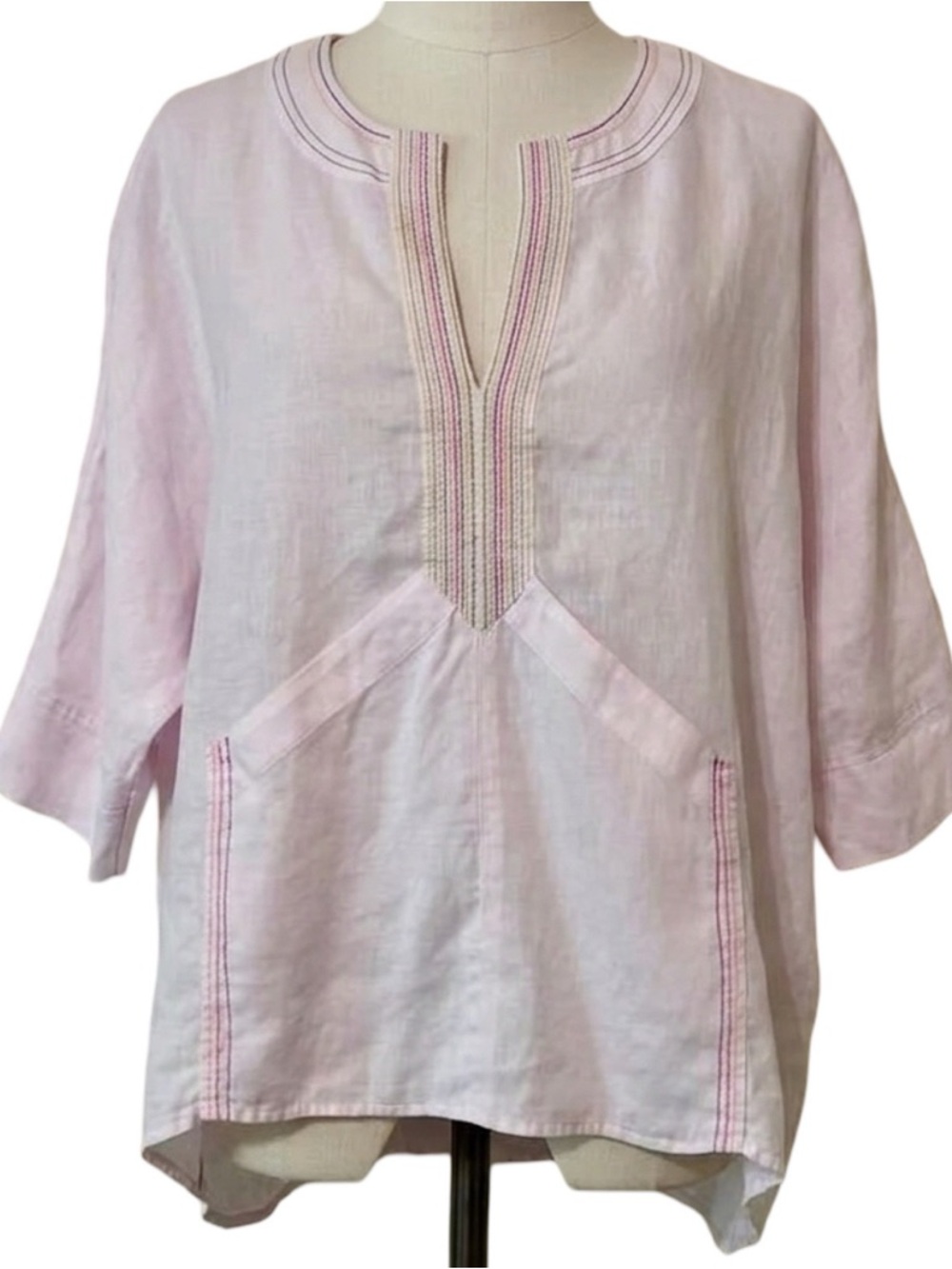 AKEMI+KIN|ANTHROPOLOGIE Martinique Embroidered Poncho Top, Size Medium/Large.